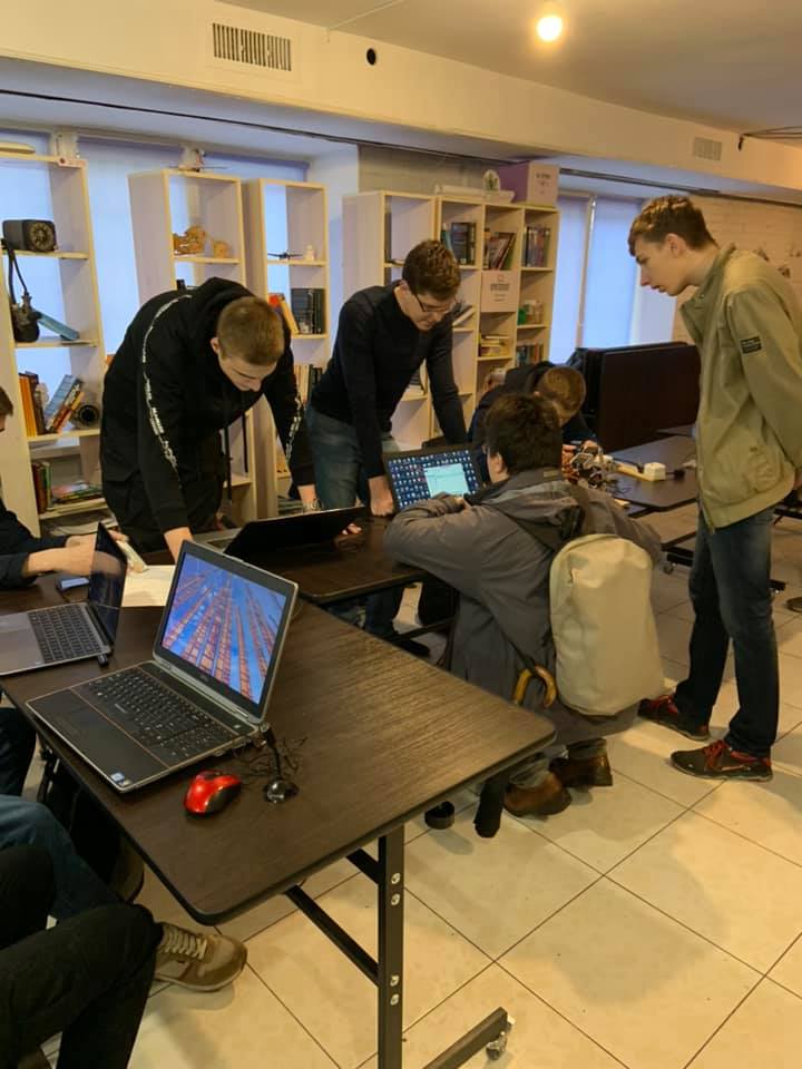 12.04.19 Polit 1.jpg